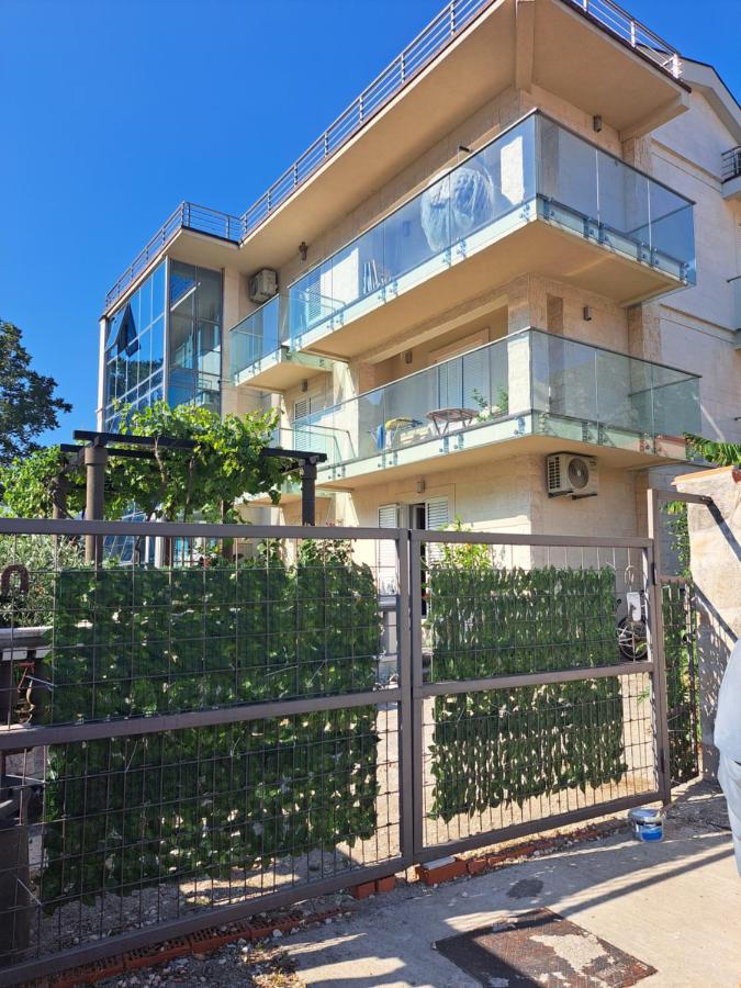 Apartments With Sea View In Prcanj コトル エクステリア 写真