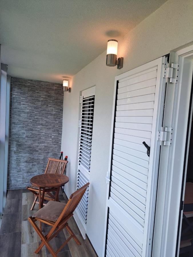 Apartments With Sea View In Prcanj コトル エクステリア 写真