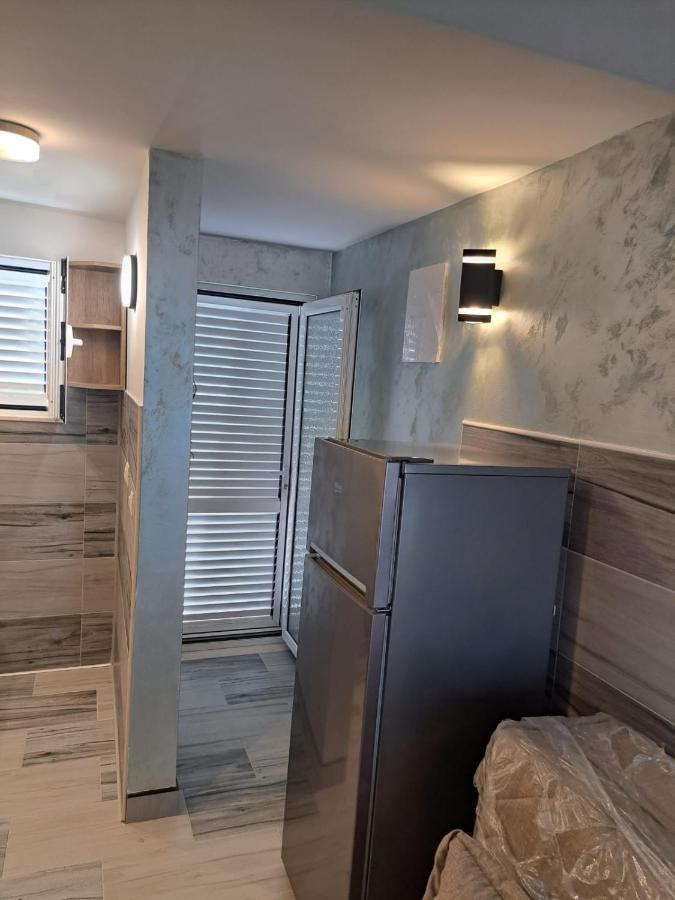 Apartments With Sea View In Prcanj コトル エクステリア 写真