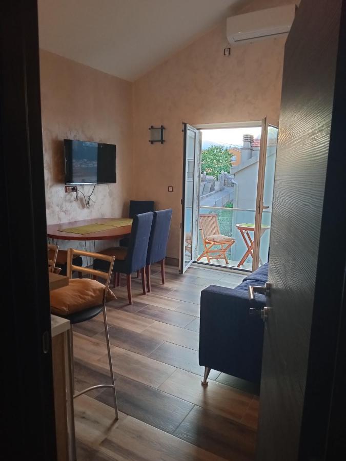 Apartments With Sea View In Prcanj コトル エクステリア 写真