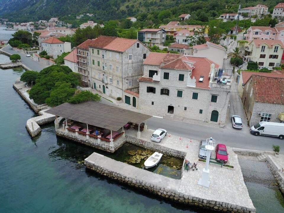 Apartments With Sea View In Prcanj コトル エクステリア 写真